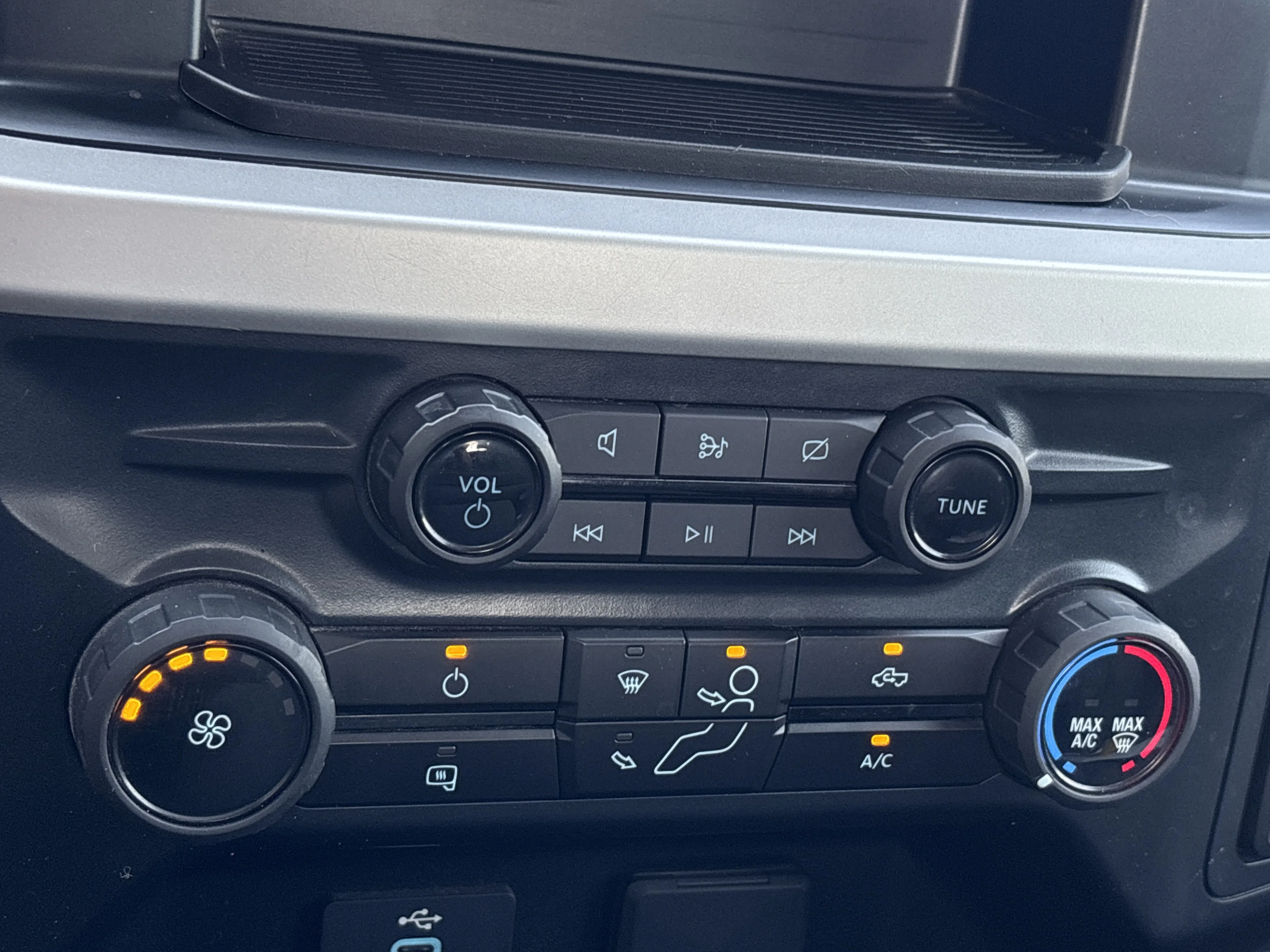 2024 Ford F-350 Super Duty XLT - Photo 35
