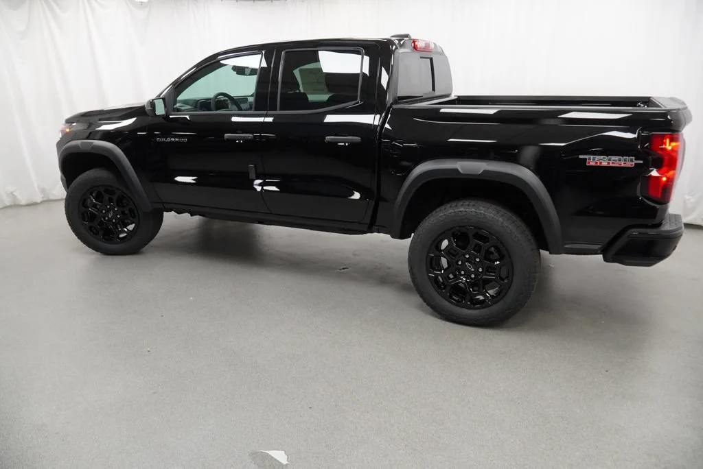New 2026 Black Chevrolet Trail Boss image 37