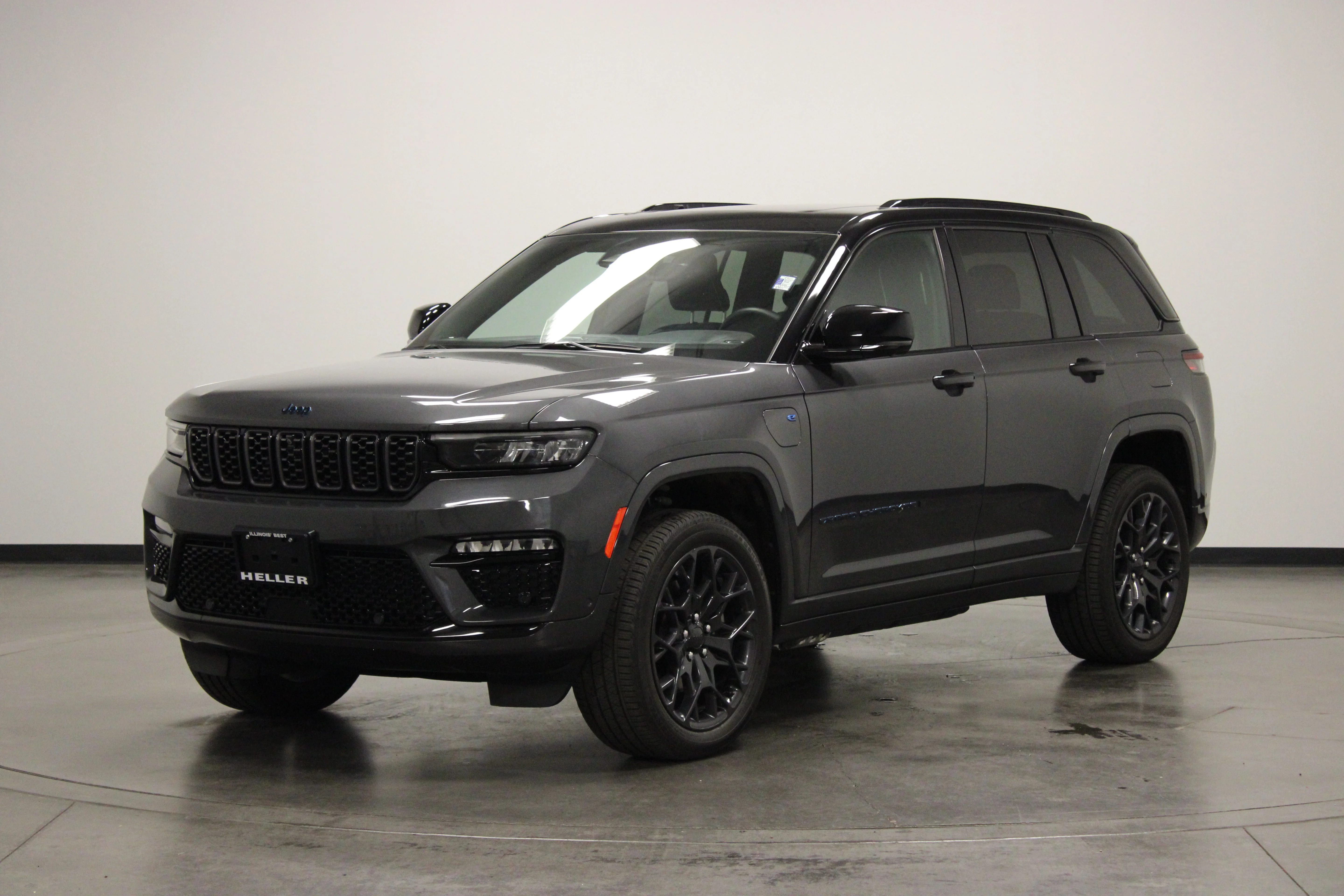 Used 2025 Baltic Gray Metallic Clearcoat Jeep Summit 4xe image 6