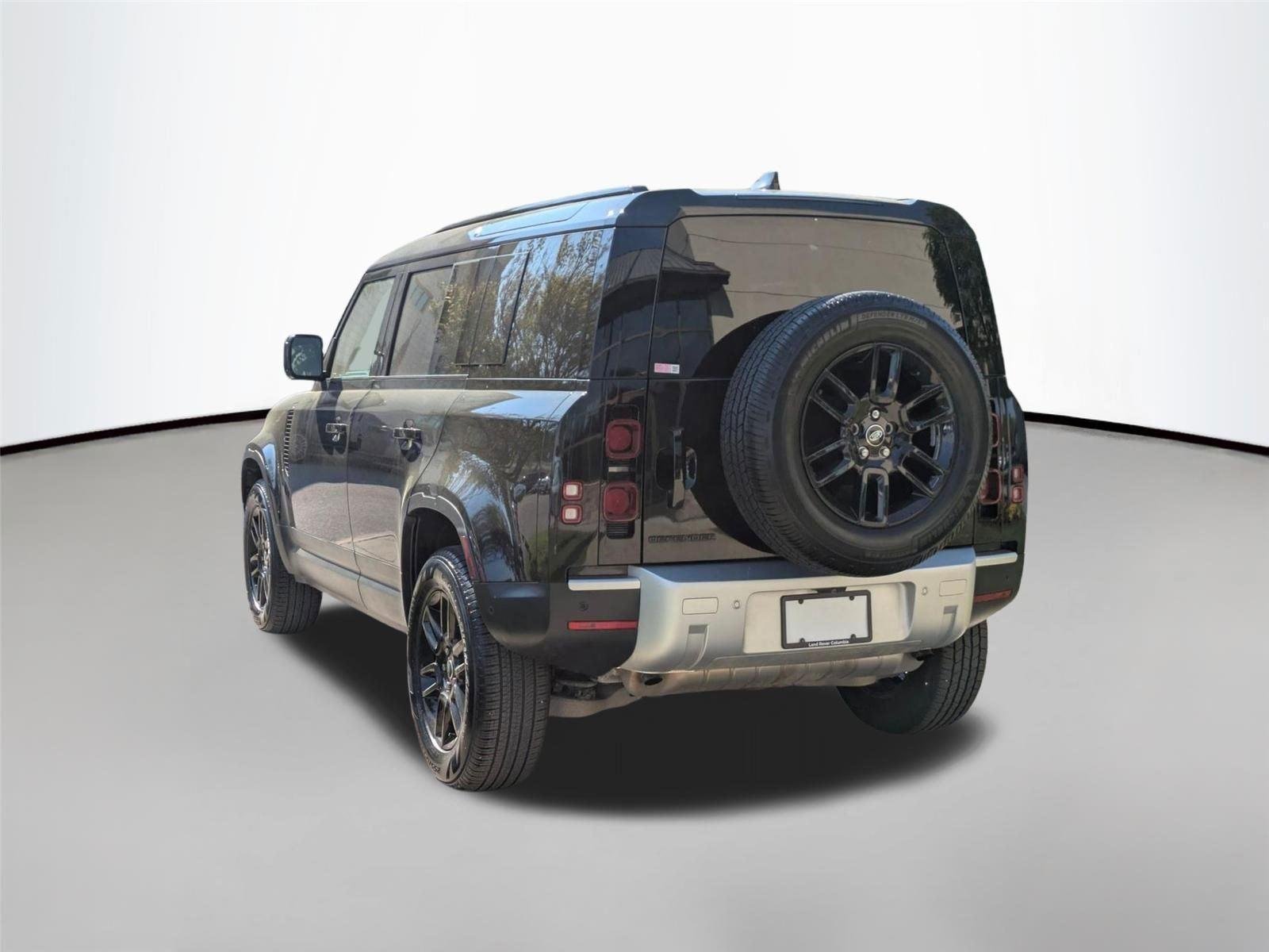 Used 2025  Land Rover S image 7