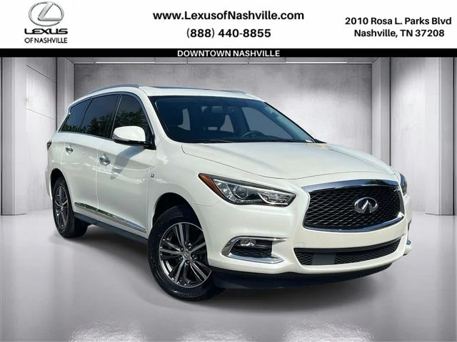 Used 2017 White INFINITI Base image 1