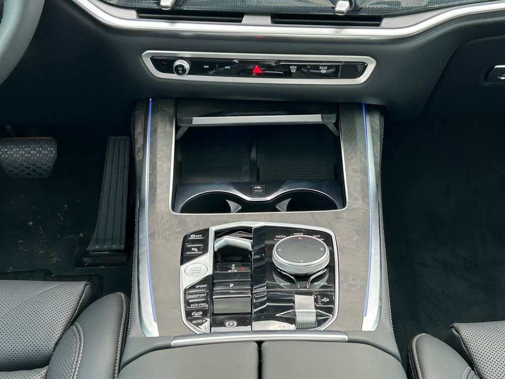 2026 BMW X7 40i - Photo 27