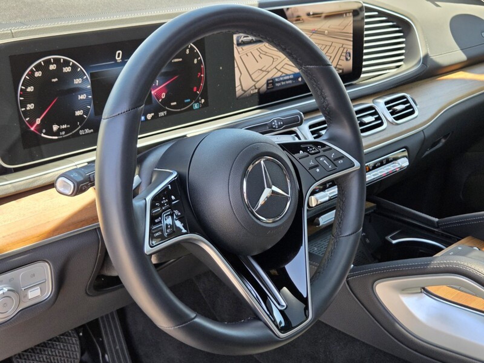 Used 2026 Selenite Grey Metallic Mercedes-Benz GLE 350 4MATIC® SUV image 25