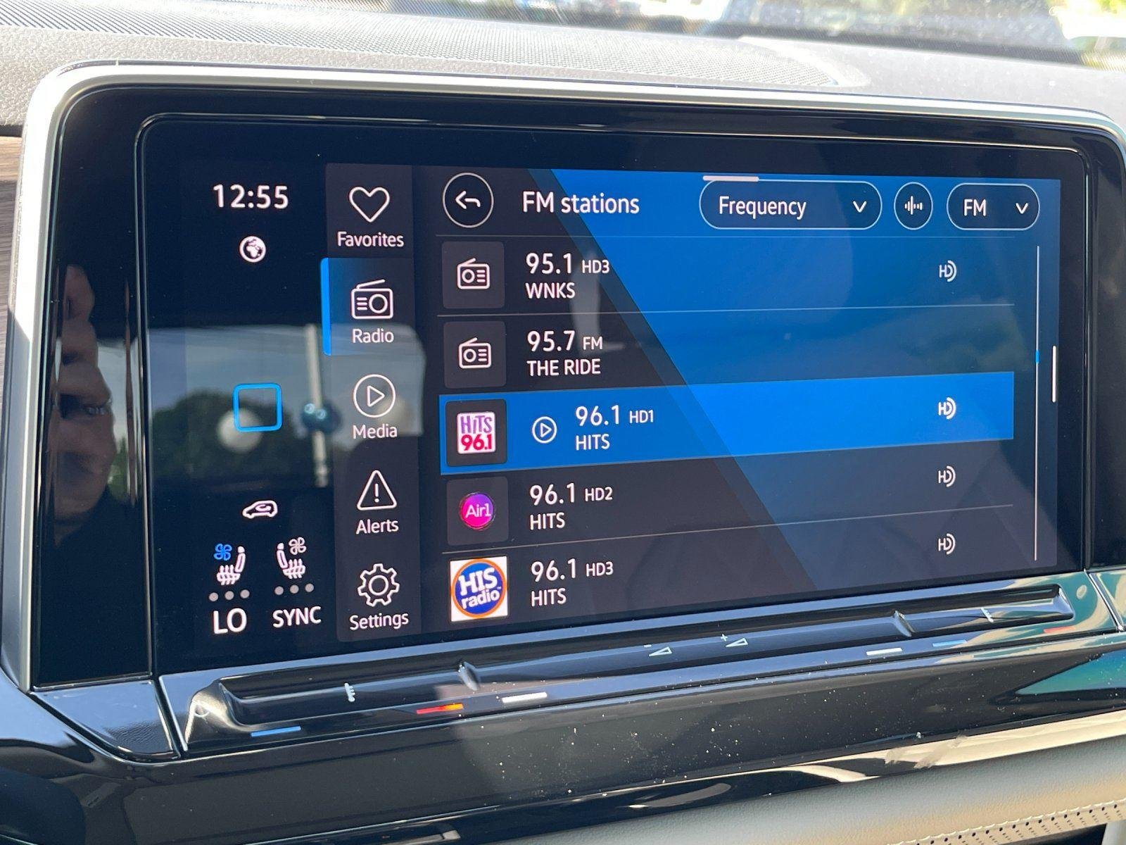 New 2026 Pure Gray Volkswagen 2.0T SEL Premium R-Line image 24