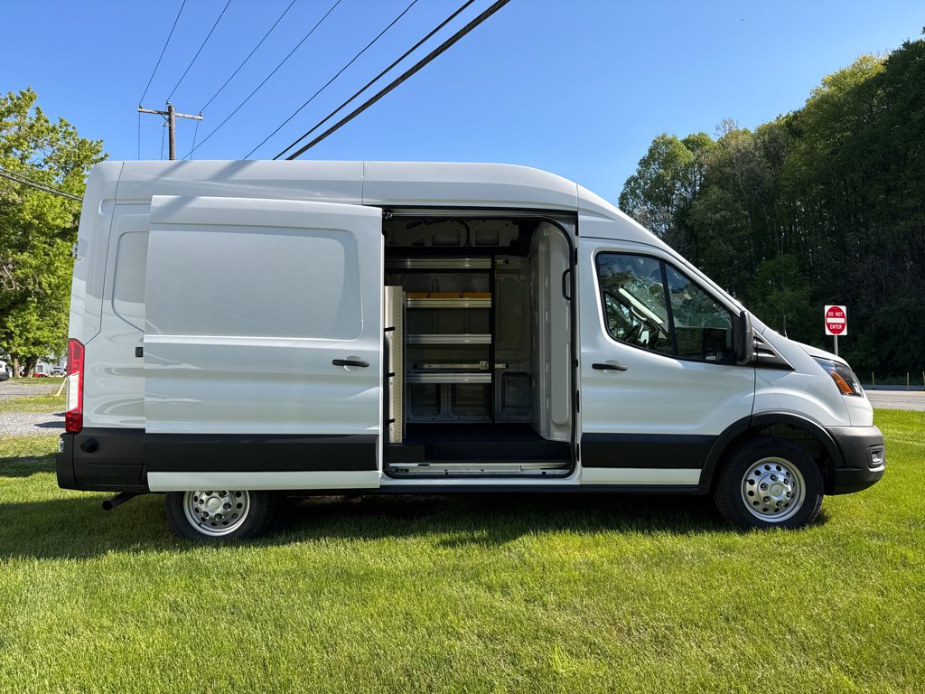 New 2026 Oxford White Ford Base w/9,950 lb. GVWR image 12