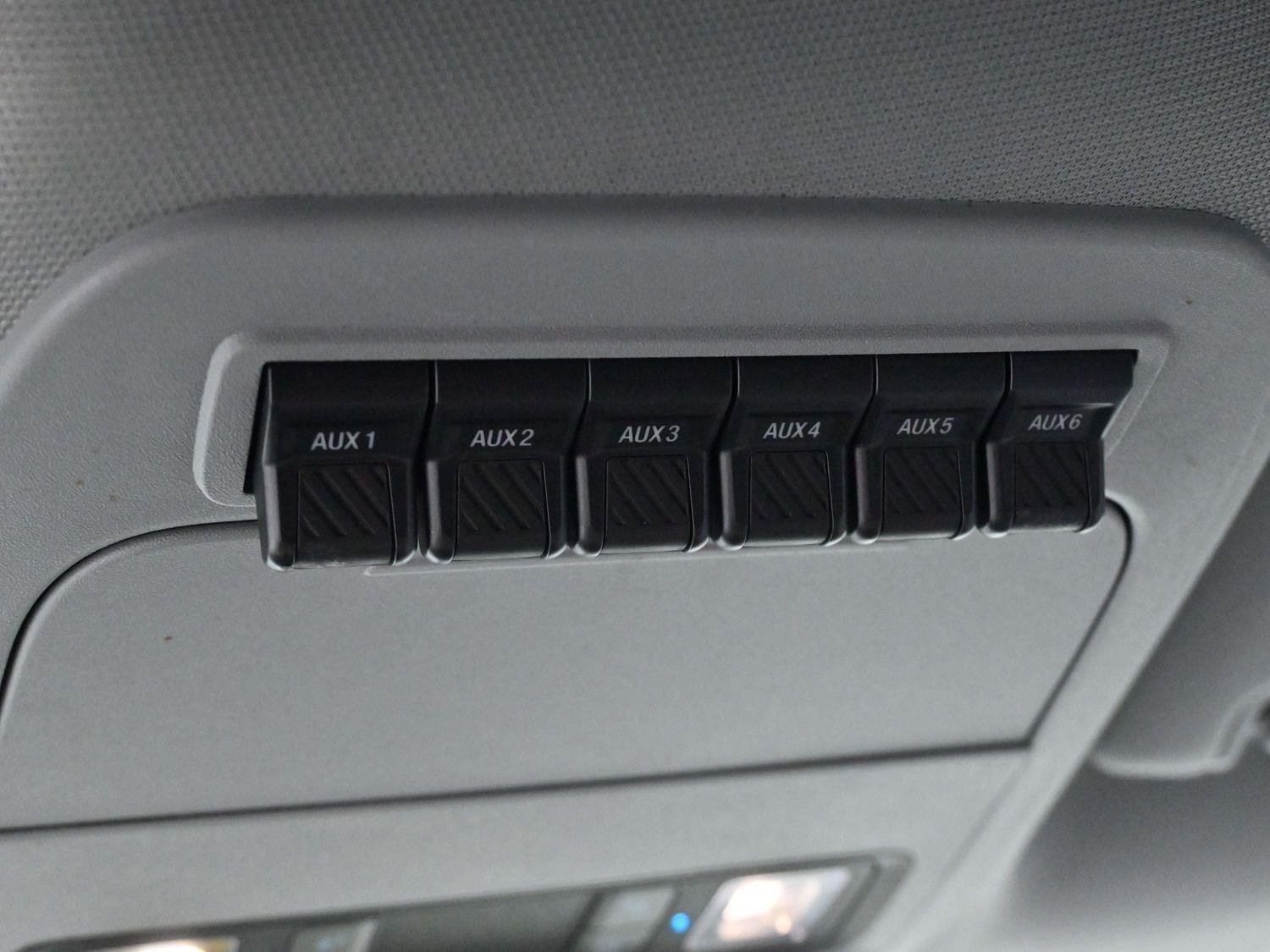 Used 2023 Oxford White Ford XL image 25
