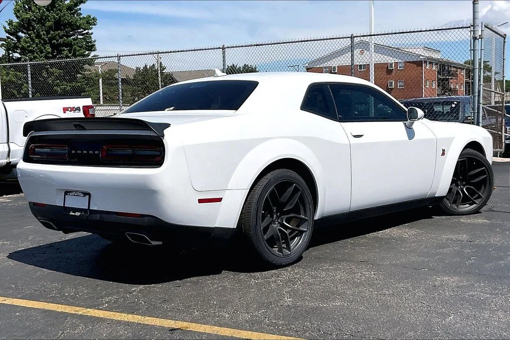 Used 2022 White Knuckle Clearcoat Dodge R/T Scat Pack Widebody image 12