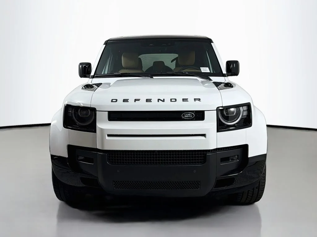 New 2026 Fuji White Land Rover X-Dynamic SE image 2