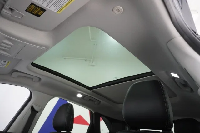 Used 2021 BLUE Ford SEL image 17