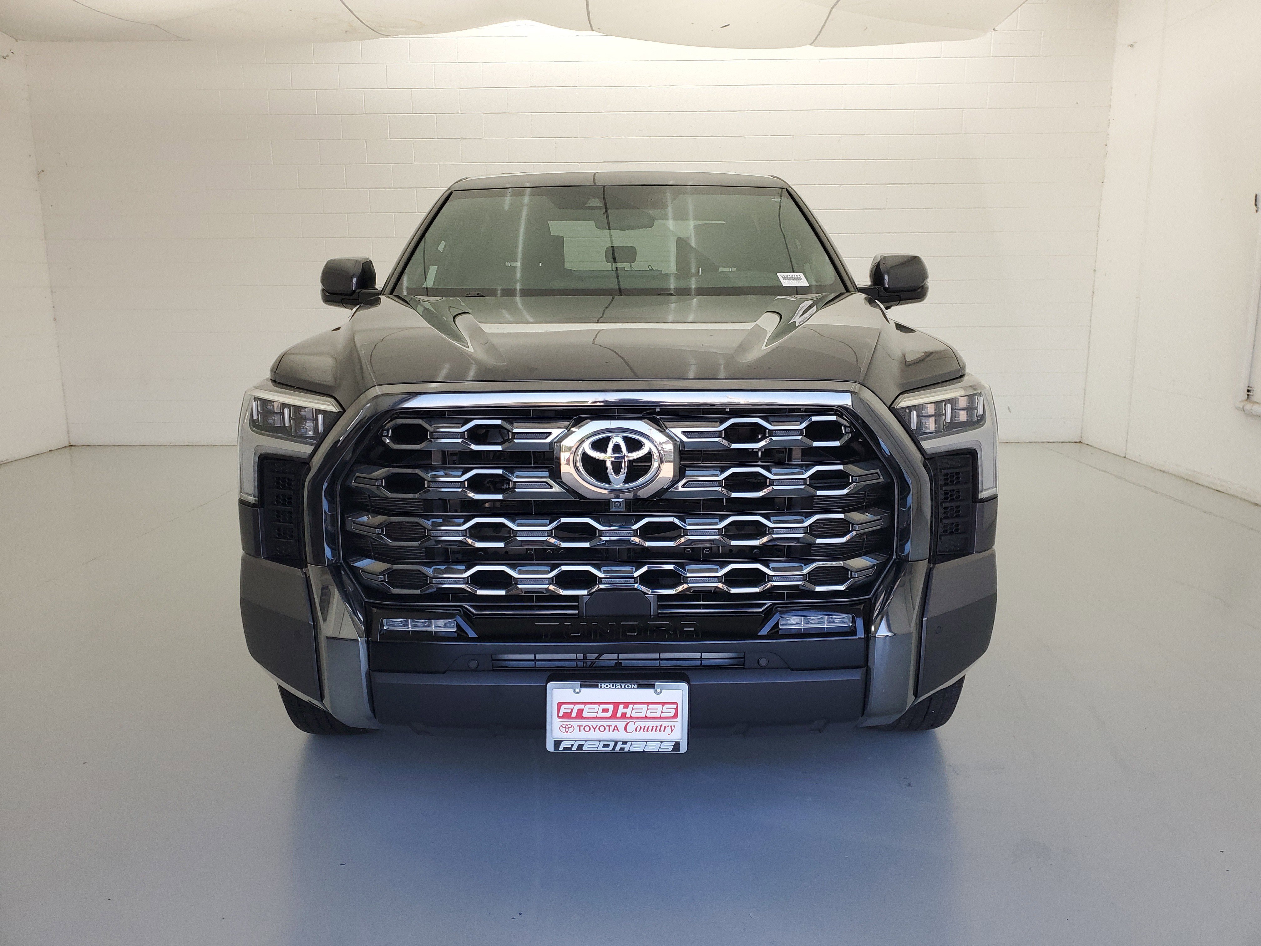 Used 2025 Magnetic Gray Metallic Toyota Platinum image 3