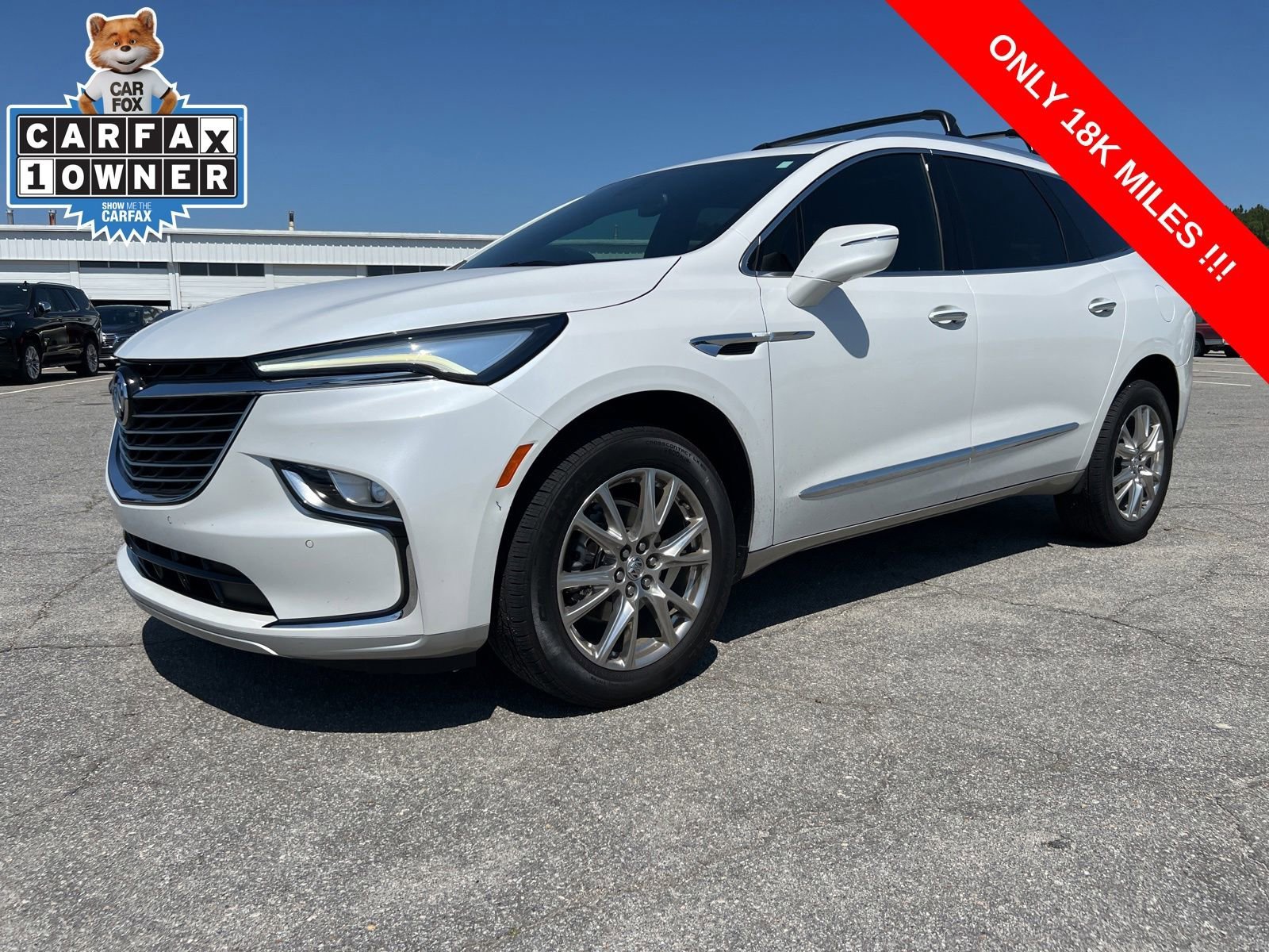 2023 Buick Enclave Essence's photo