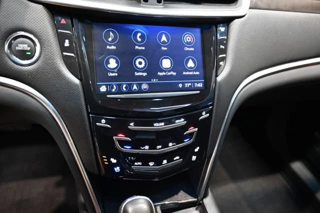 Used 2019 RADIANT SILVER METALLIC Cadillac Luxury image 14