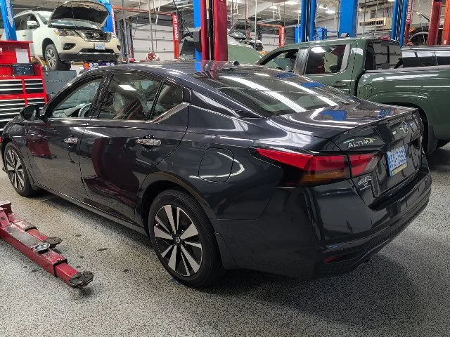 Used 2020 Blue Nissan 2.5 SL image 6