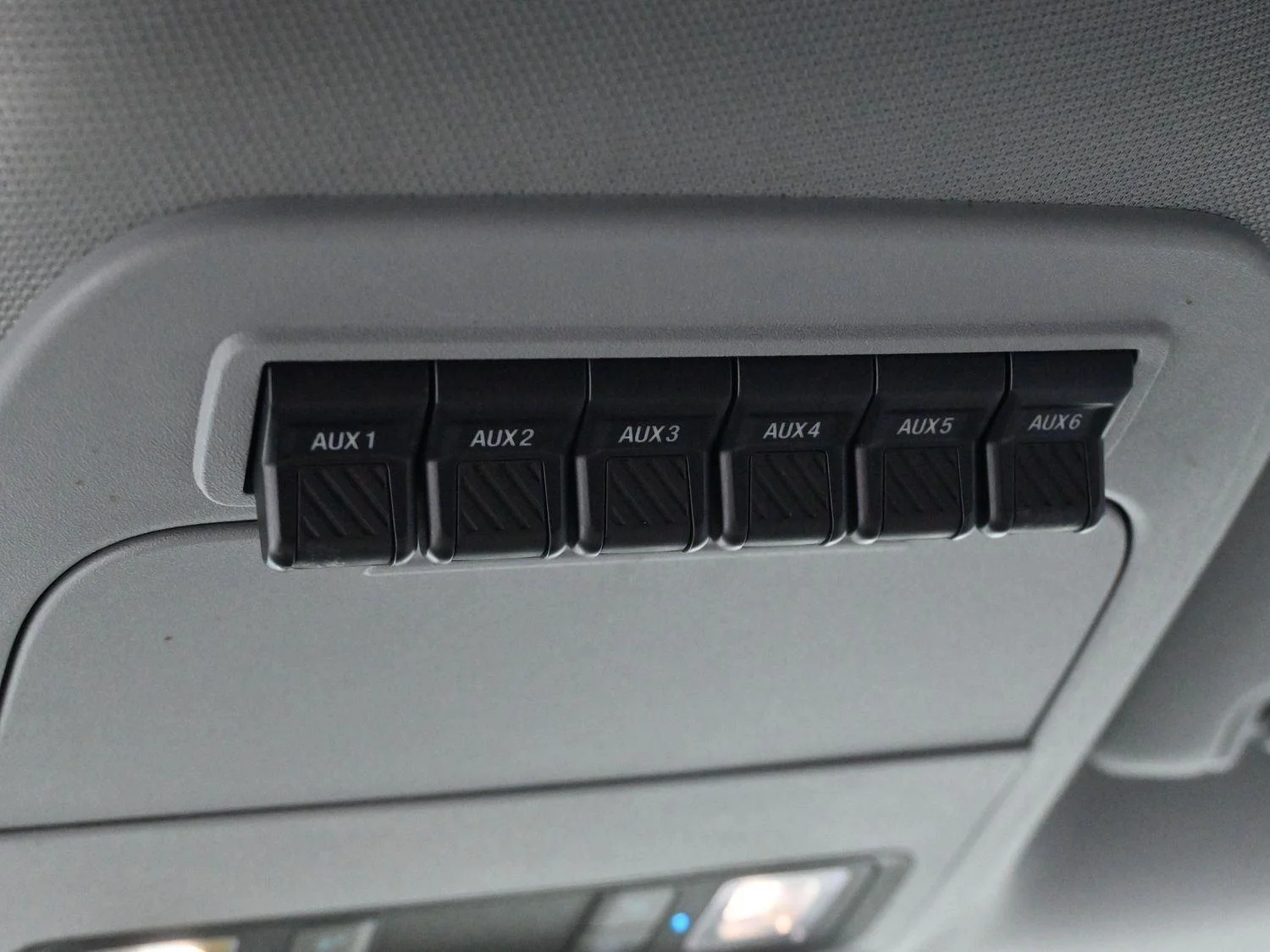 Used 2023 Oxford White Ford XL image 25