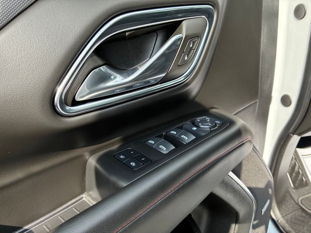Used 2024 White Chevrolet RST image 10