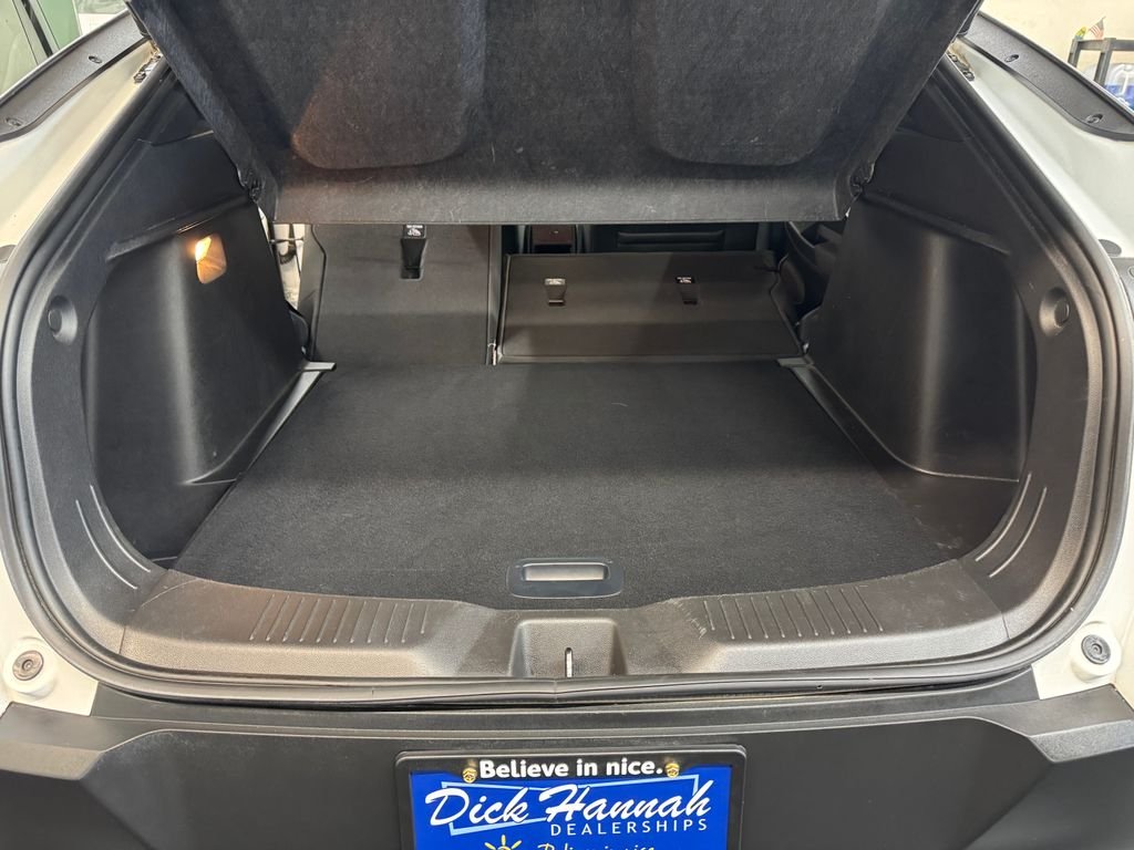 Used 2024 Summit White Buick Preferred image 7
