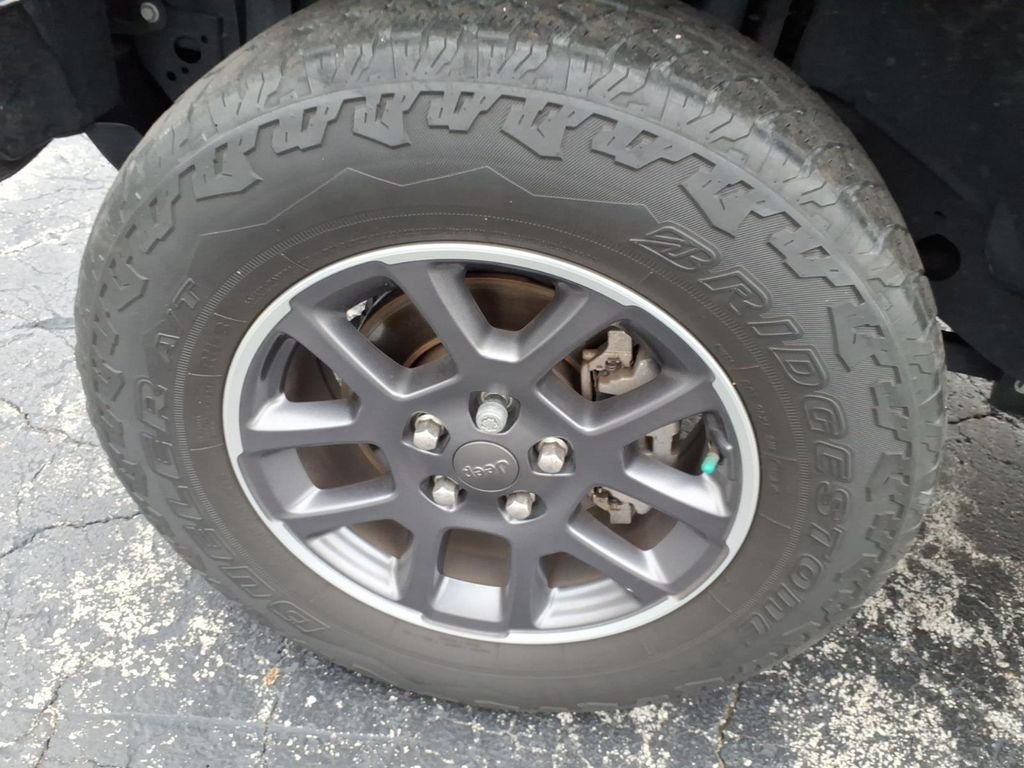 Certified Used 2020 Black Jeep Overland image 5