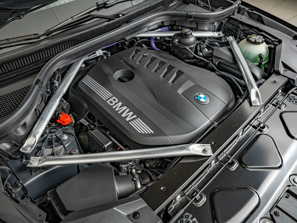 New 2026 Dravit Grey Metallic BMW xDrive40i image 47