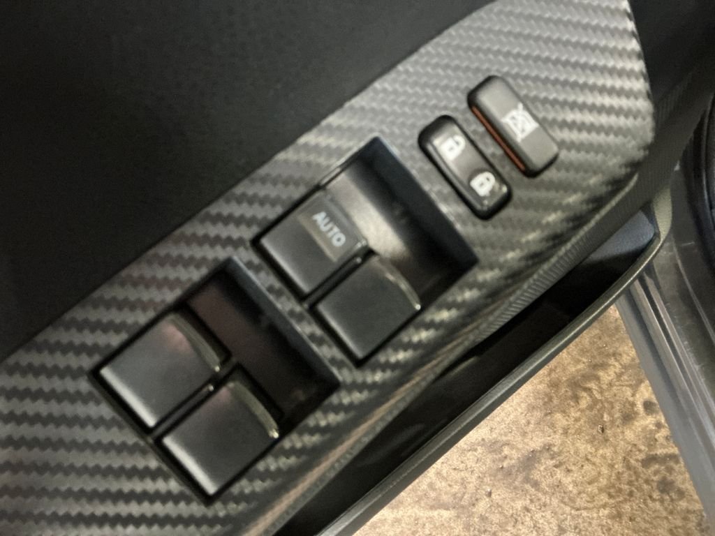 Used 2013 Gray Toyota LE image 14
