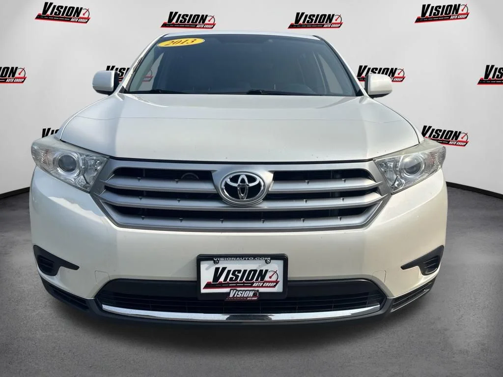 Used 2013 White Toyota Base image 2