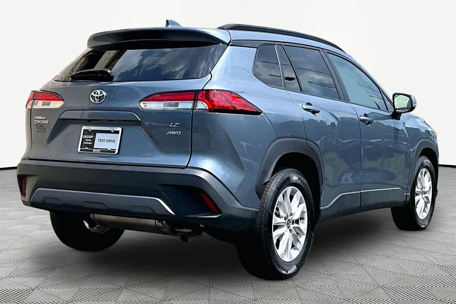 Used 2022 Celestite Toyota LE image 13