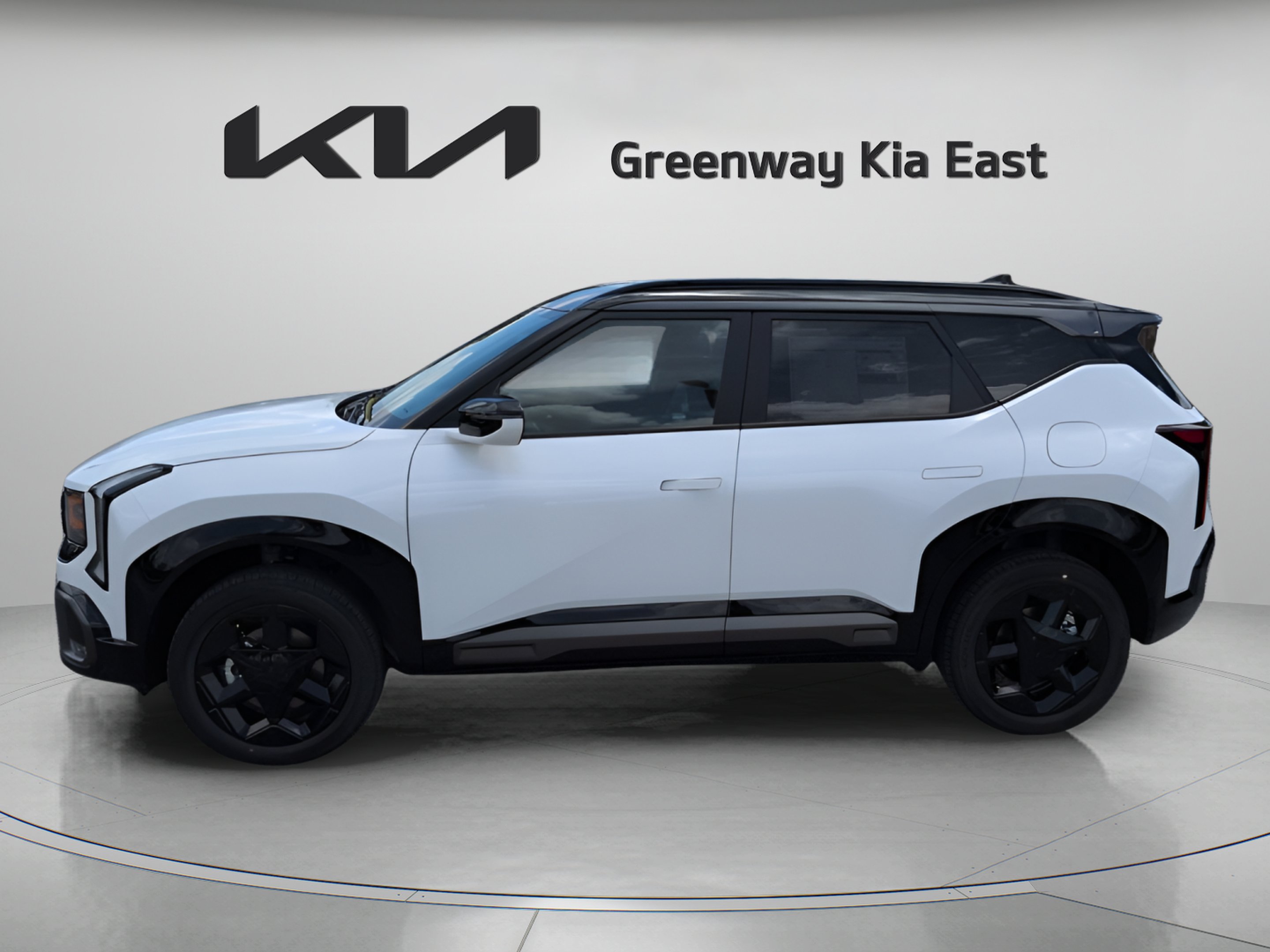 New 2027 Snow White Pearl / Black Roof Kia X-Line S image 9