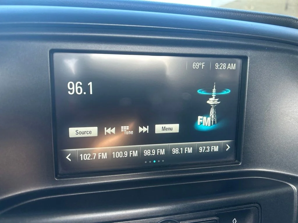Used 2018  GMC Base image 15
