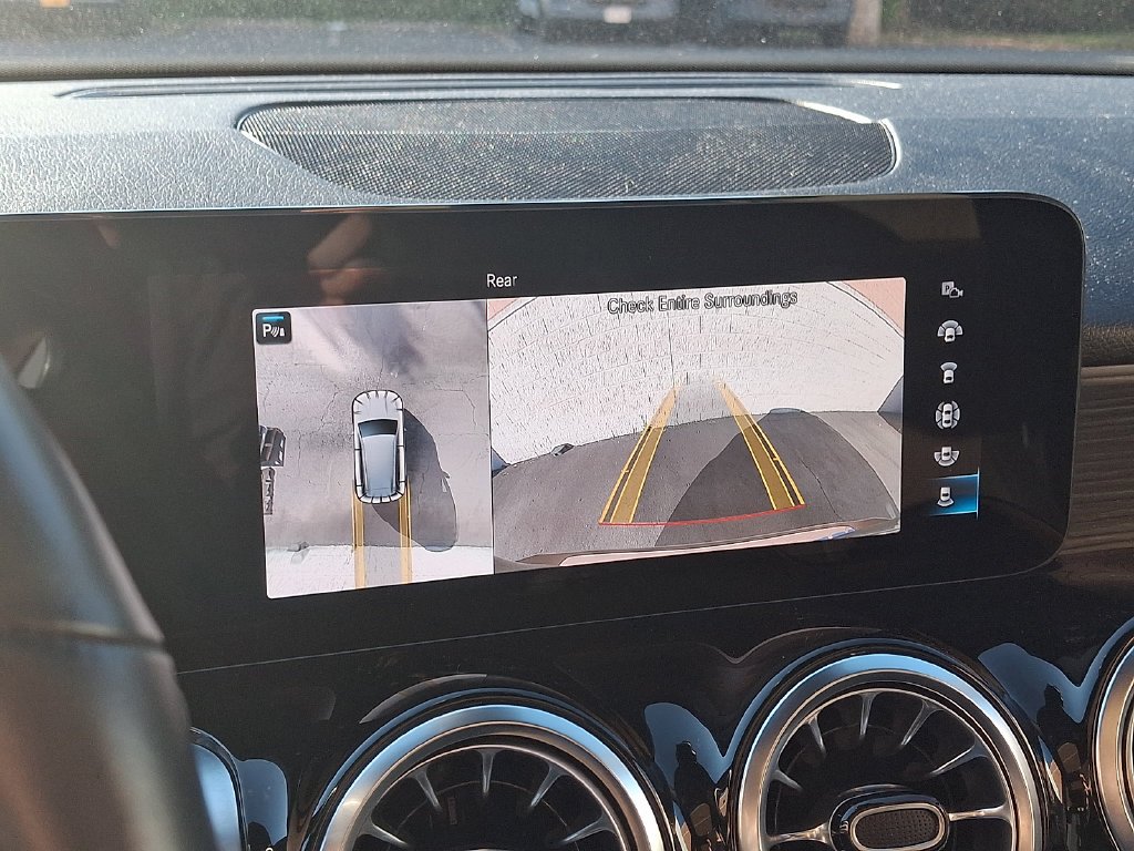 Certified Used 2023  Mercedes-Benz GLB 250 image 19