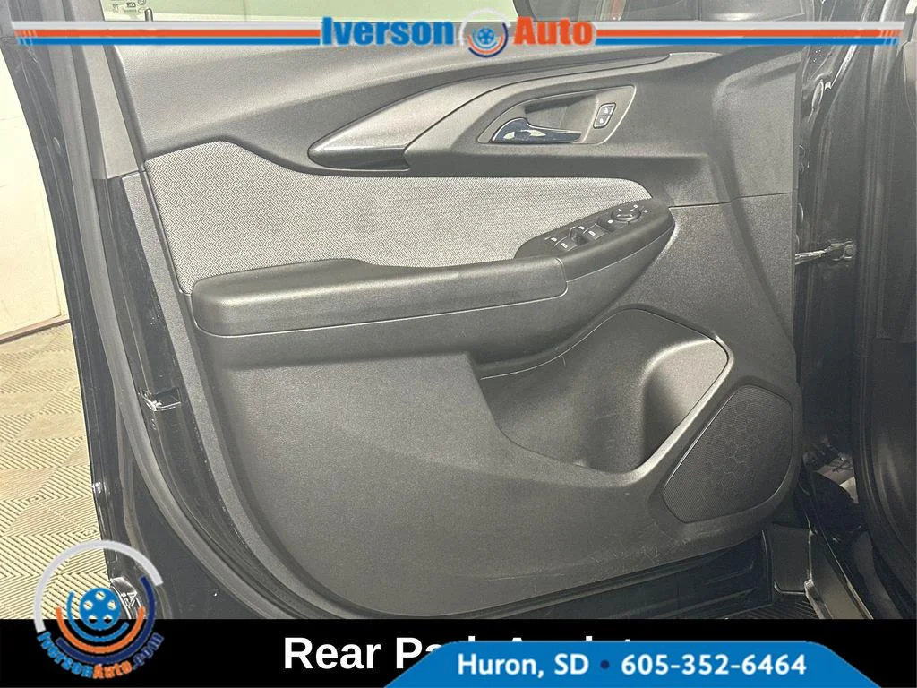 Used 2022 Mosaic Black Metallic Chevrolet LT image 15