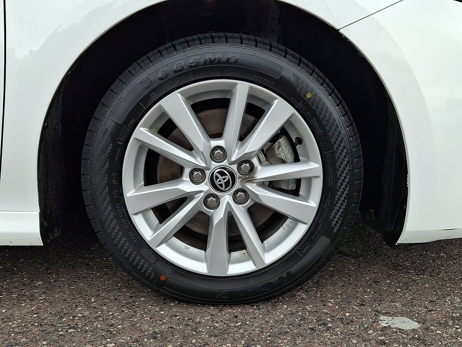 Used 2025 Ice Cap Toyota LE image 7