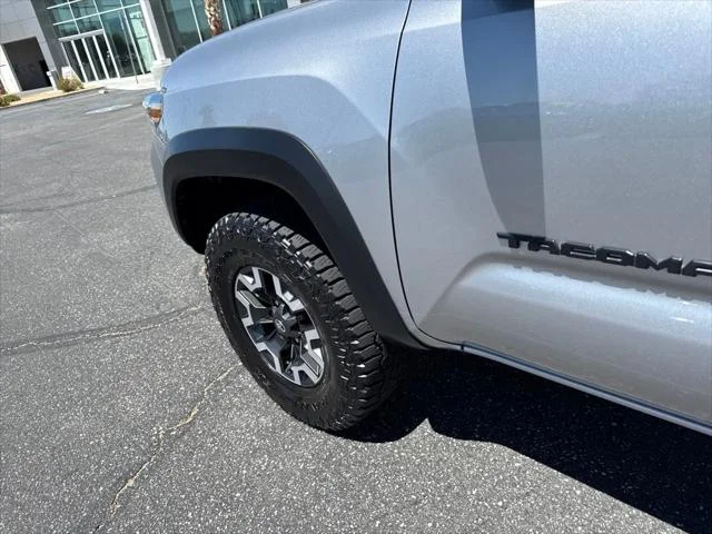 Certified Used 2020 SILVER SKY METALLIC Toyota  image 9