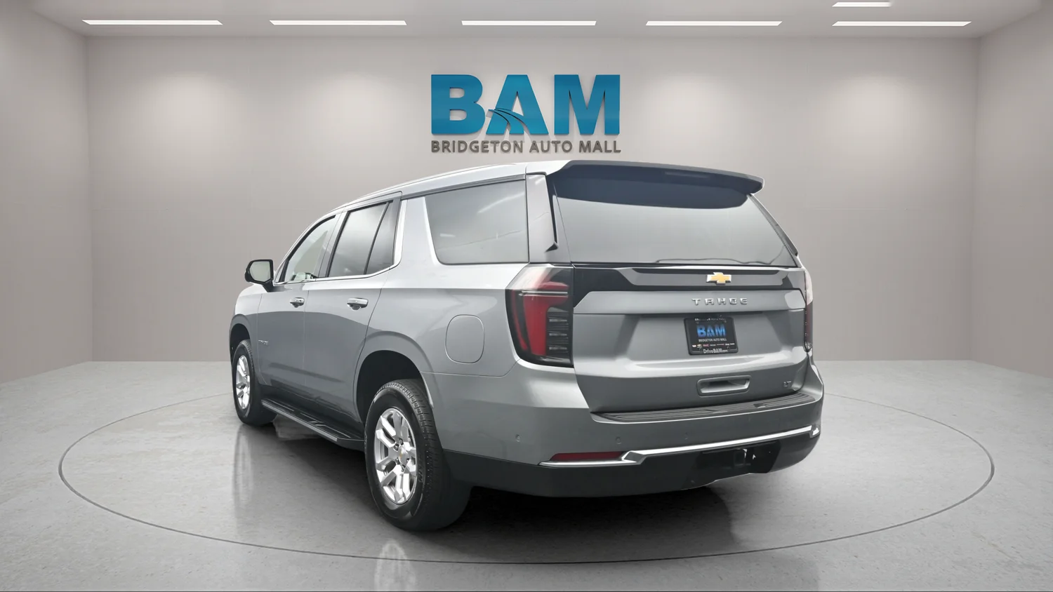 Used 2025 Gray Chevrolet LT image 4