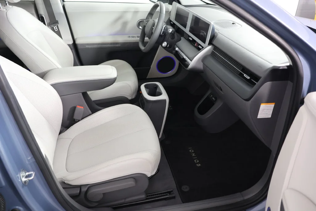 Used 2023 Blue Hyundai SEL image 22