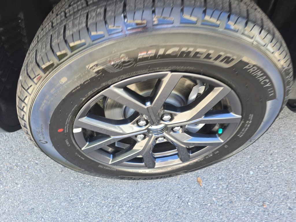 New 2027 Gray Jeep Laredo Altitude image 10