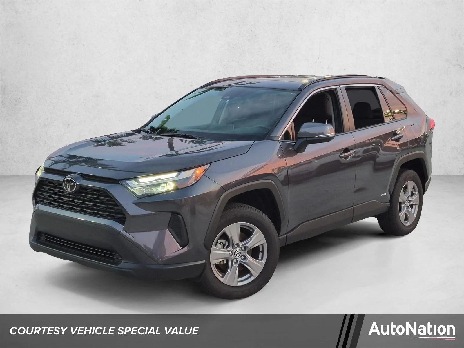 Used 2025 Gray Toyota Hybrid XLE image 1