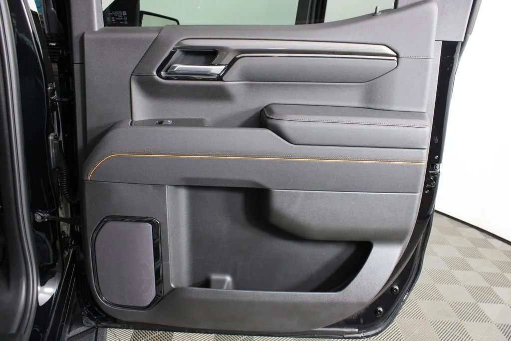 2026 GMC Sierra 1500 AT4 - Photo 9