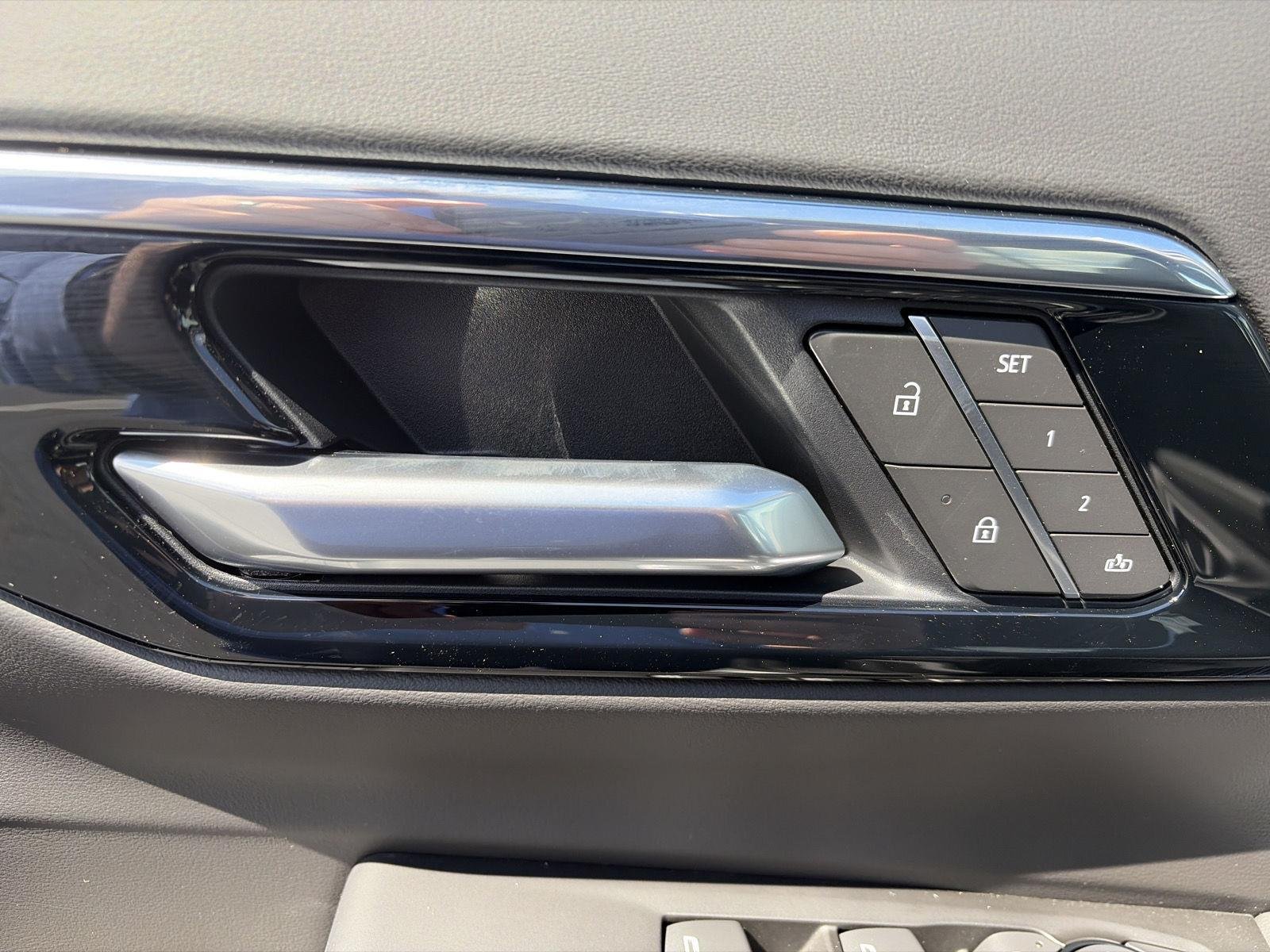 2026 Chevrolet Suburban LT - Photo 22
