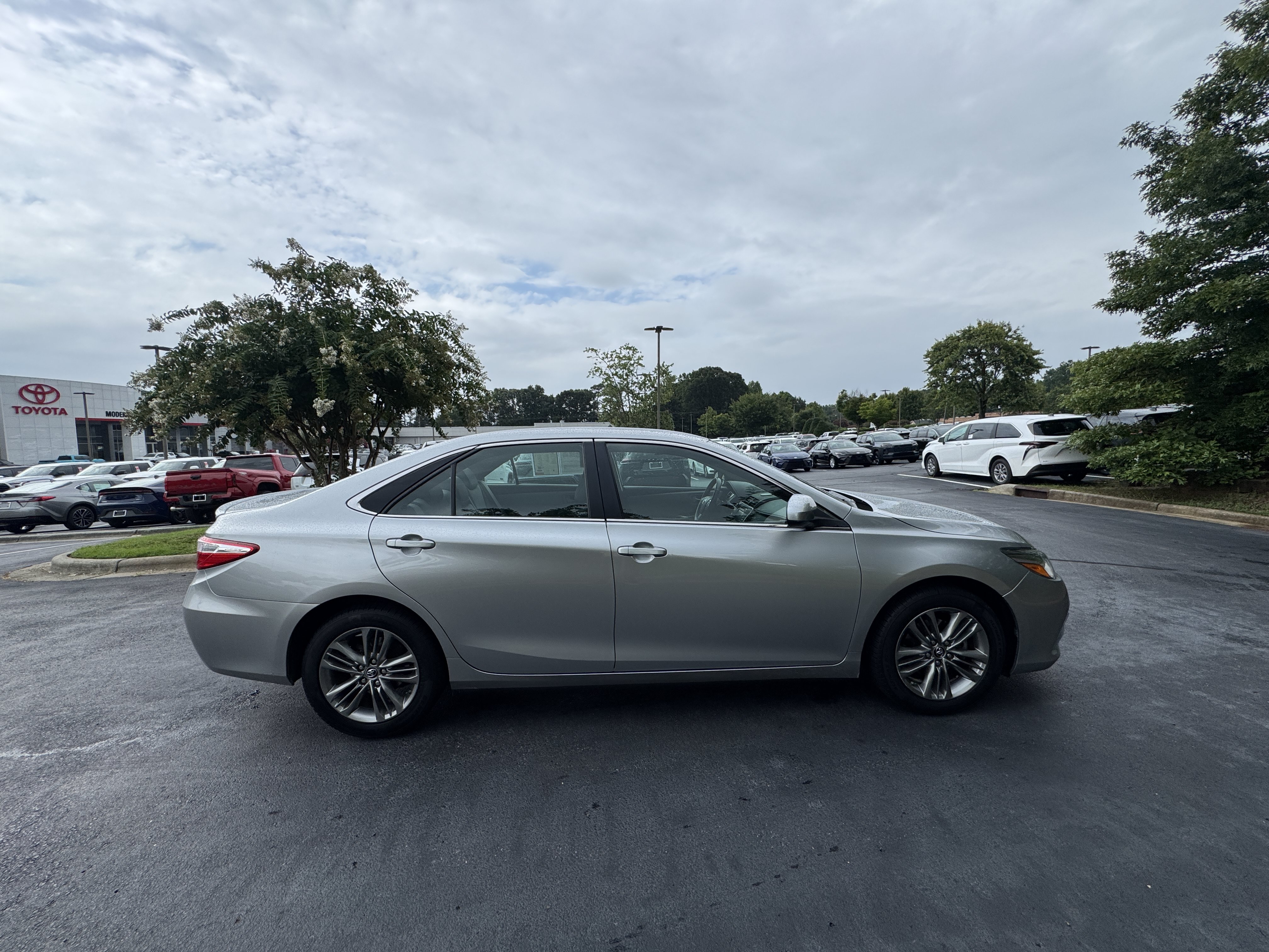Used 2015 Celestial Silver Metallic Toyota SE image 4