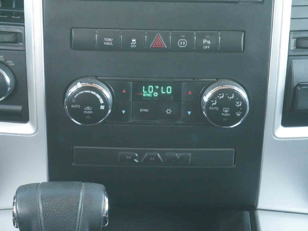 Used 2012 White Ram Sport image 6