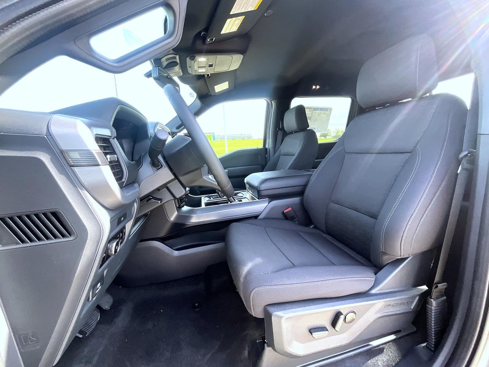 New 2026 Carbonized Gray Metallic Ford XLT image 9