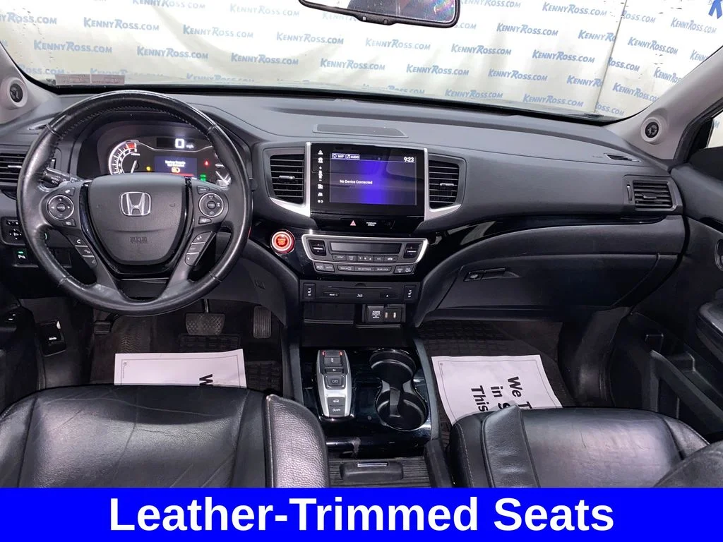 Used 2017  Honda Touring image 25