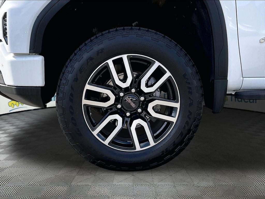 Used 2025 Summit White GMC AT4 image 7
