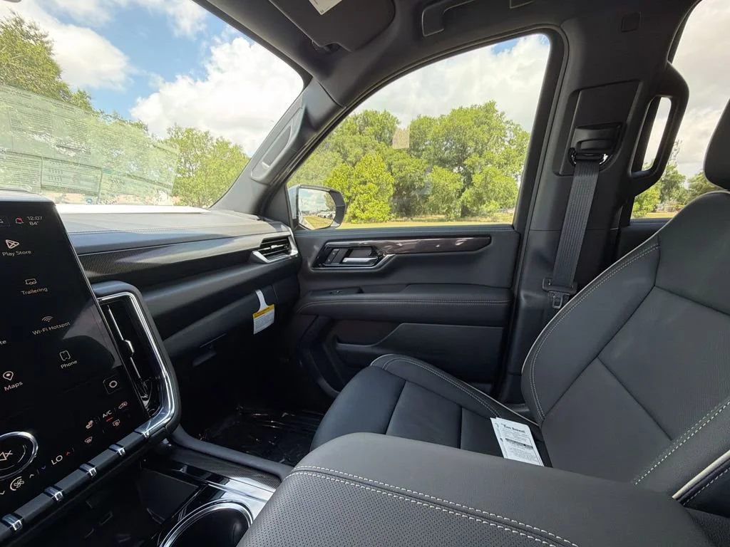 New 2026 Sterling Metallic GMC Elevation image 13