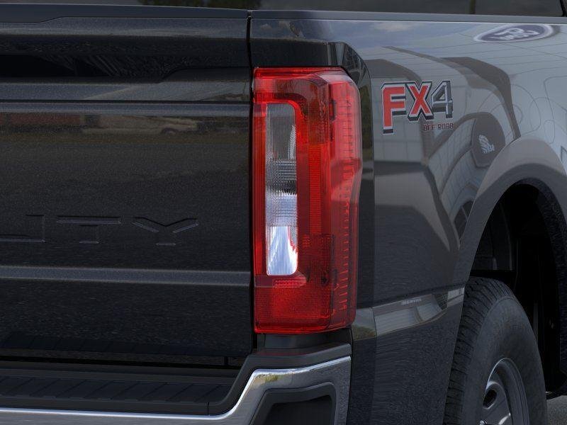 New 2026 Agate Black Ford XL image 8
