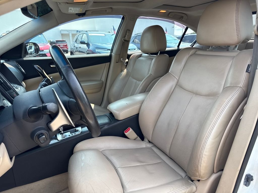Used 2013 Pearl White Nissan 3.5 SV image 12