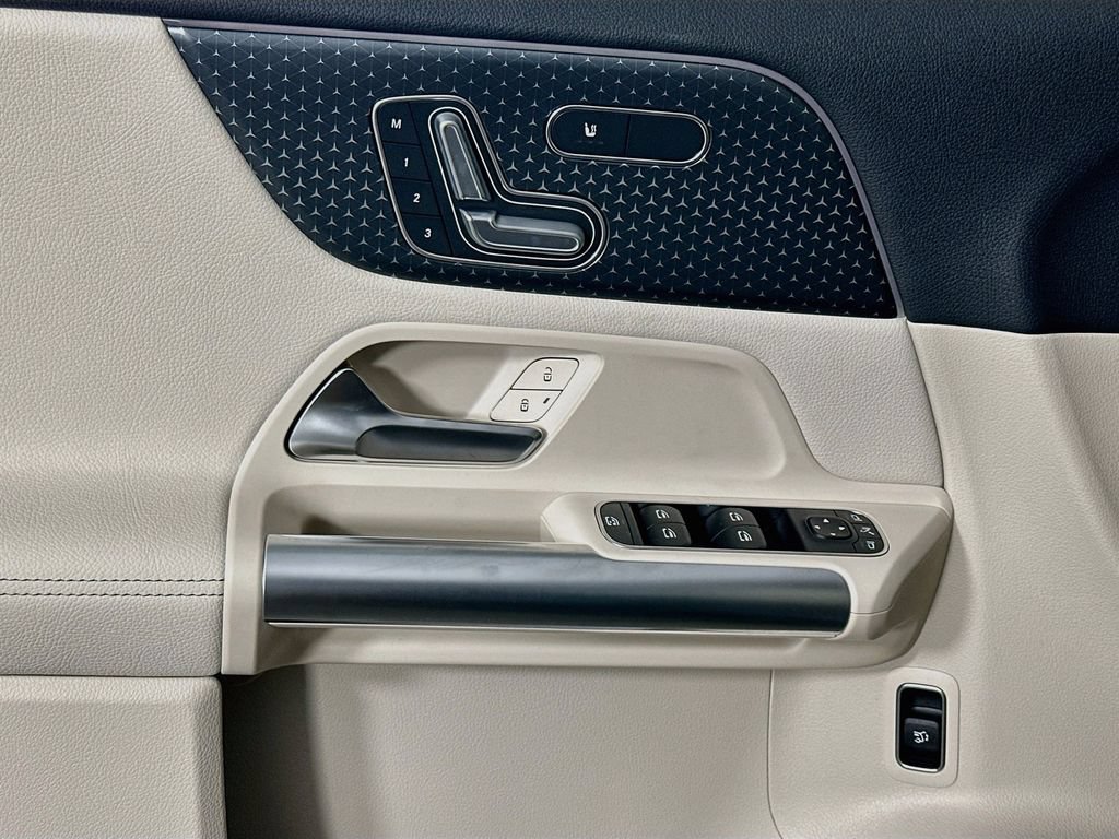 New 2026 Mountain Grey Metallic Mercedes-Benz GLA 250 image 46