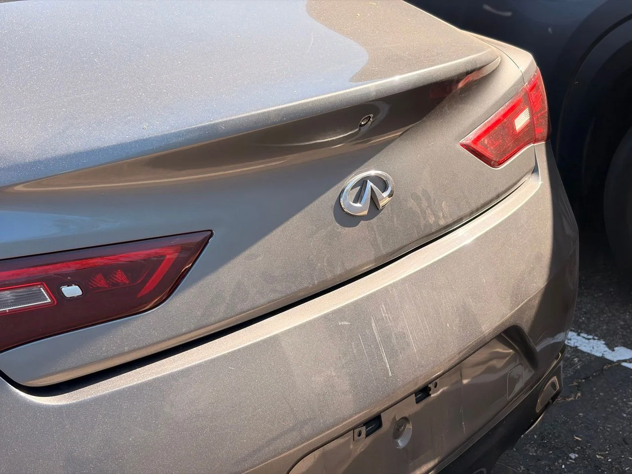 Used 2019 Graphite Shadow INFINITI 3.0t Luxe image 7