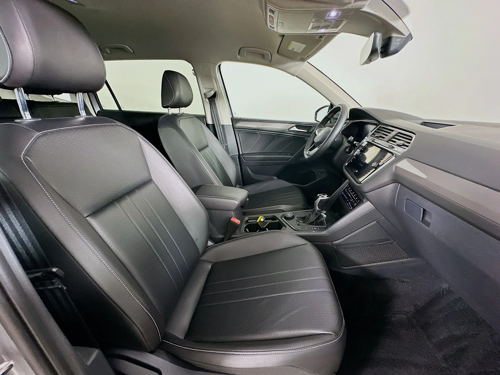 Used 2022 Silver Volkswagen  image 41