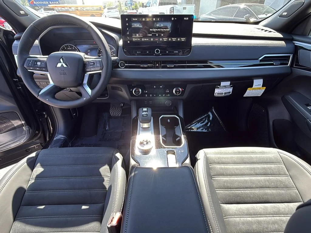 New 2026 Graphite Gray Mitsubishi LE 1.5T S-AWC image 17