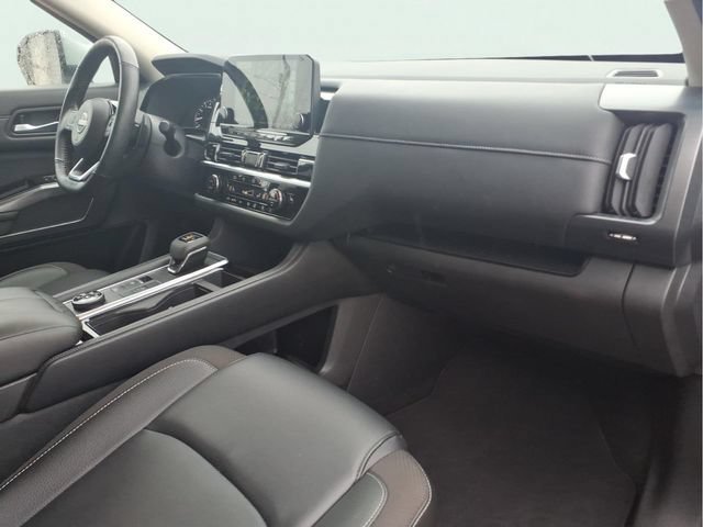 Used 2025  Nissan SL image 23